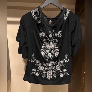 Women’s I-N-C International Short top